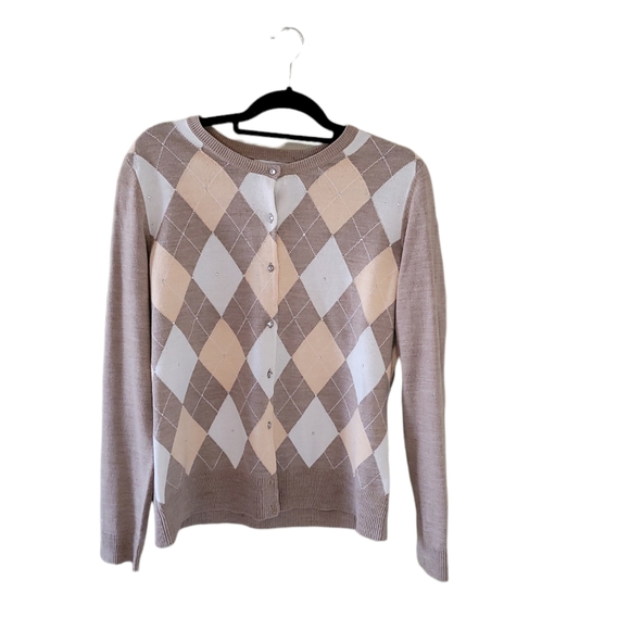 New York & Company Sweaters - New York and Company cream, tan, & white argyle print sweater with clear…